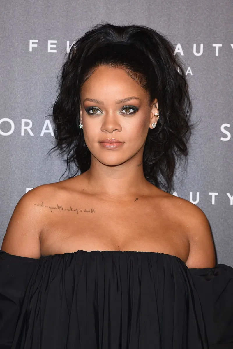 Rihanna - Rihanna Real Name: Why She Uses Robyn Rihanna Fenty