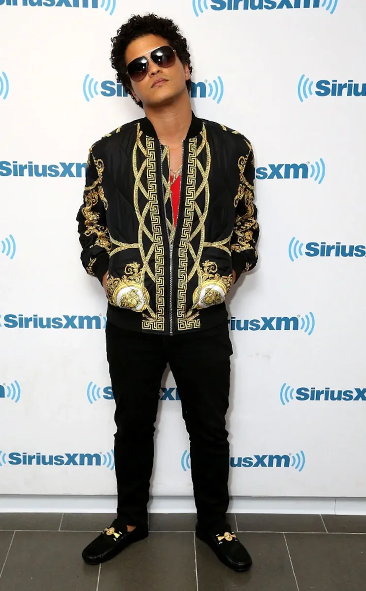 Bruno Mars - Bruno Mars Height Compared to Other Singers